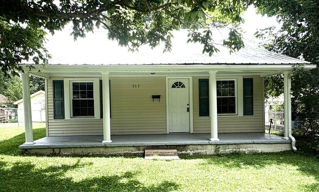 Building Photo - Charming 2-Bedroom Home in Glasgow!