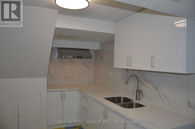 Photo - 283 Port Royal Trail