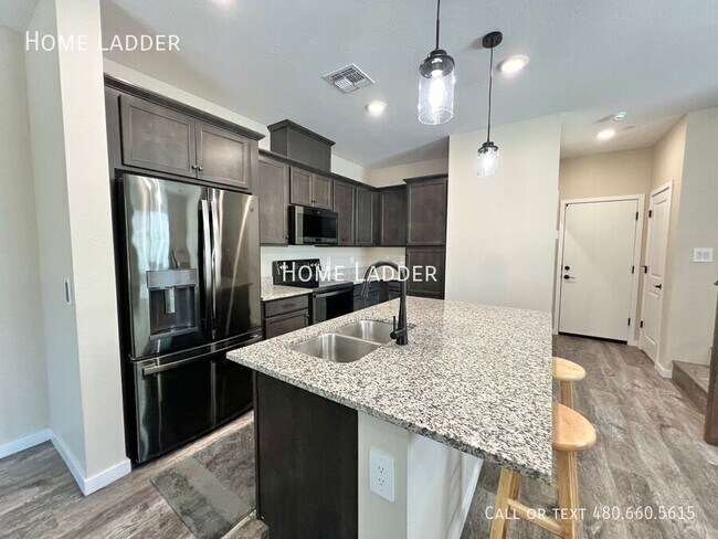 Photo - 779 E Doral Ave