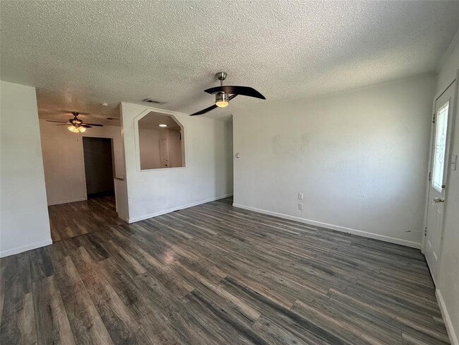 Photo - 6204 Dove Springs Cir