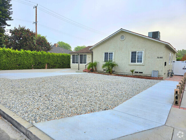 Building Photo - 7548 Gaviota Ave Rental