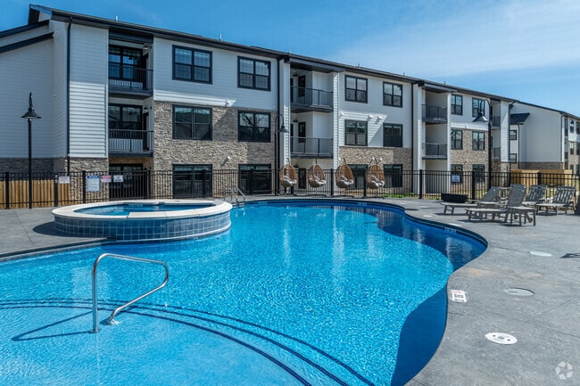 Pool and Hot Tub - The Bend on Promenade Apartments