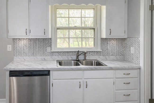 Photo - 1290 Teakwood Trail