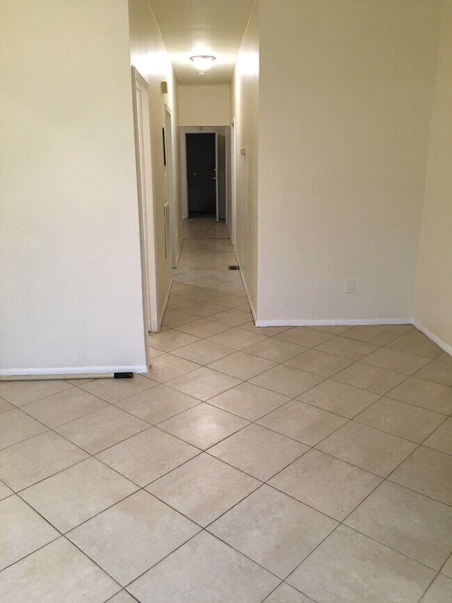 686 S 11th St Unit First Floor