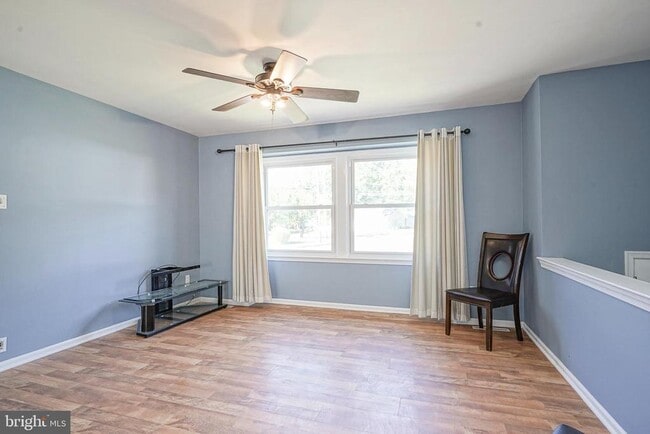 Photo - 1600 Holly Pkwy