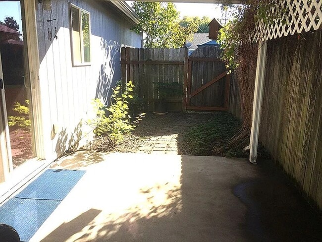Photo - 2102 SE Jackson St
