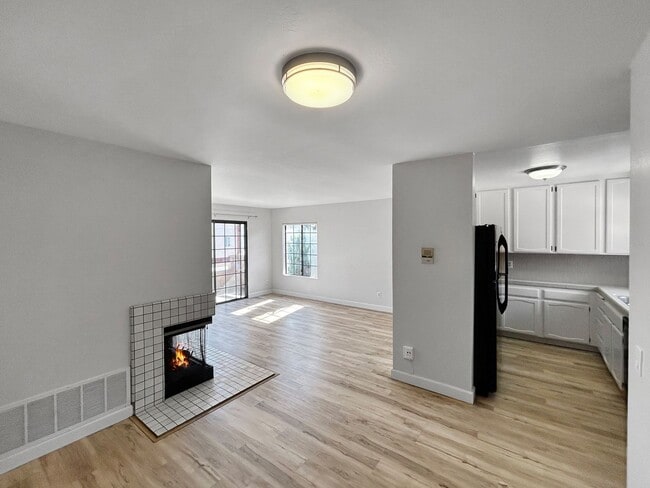 Building Photo - Stunning 2BD/1BA W/ In-Unit laundry, AC, and Reserved Parking in North Park!