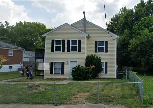 Building Photo - 2702 W Kentucky St Unit 2702 W Kentucky Street #1