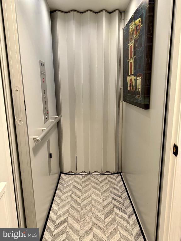 Photo - 7548 Morris St