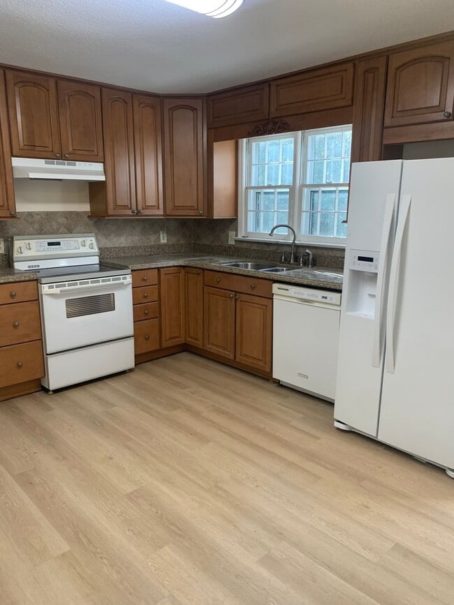 Photo - NORTH HILLS CHARMER--2 STORY--DOWNSTAIRS BEDROOM/OFFICE--FORMAL AREAS-LAUNDRY/MUD AREA-CARPORT