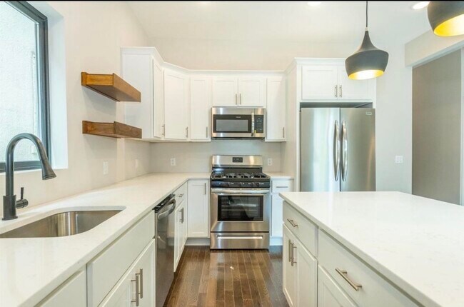 Photo - 2212 Palisade Ave Unit 1