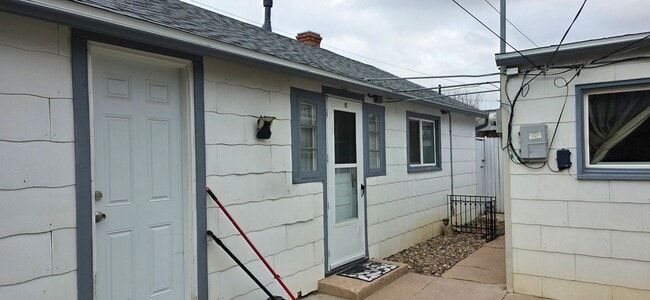 Building Photo - 2514 Van Lennen Ave Unit C