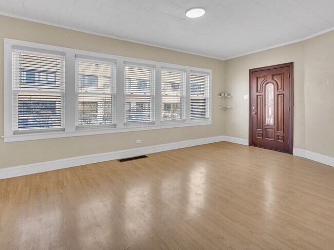 Photo - 2516 N Keeler Ave Unit 1