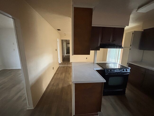 Photo - 929 Cypress Ave