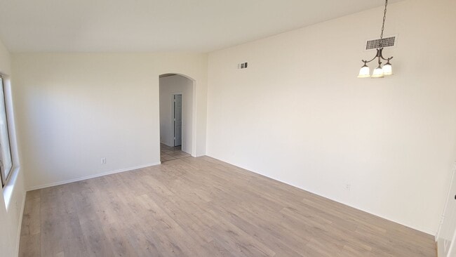 Photo - 845 W Vaughn Ave