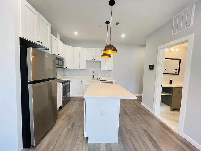 Photo - 487 Lincoln St Unit 2