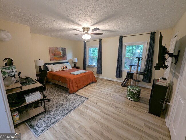 Photo - 135 Dennis Dr Unit APT 5