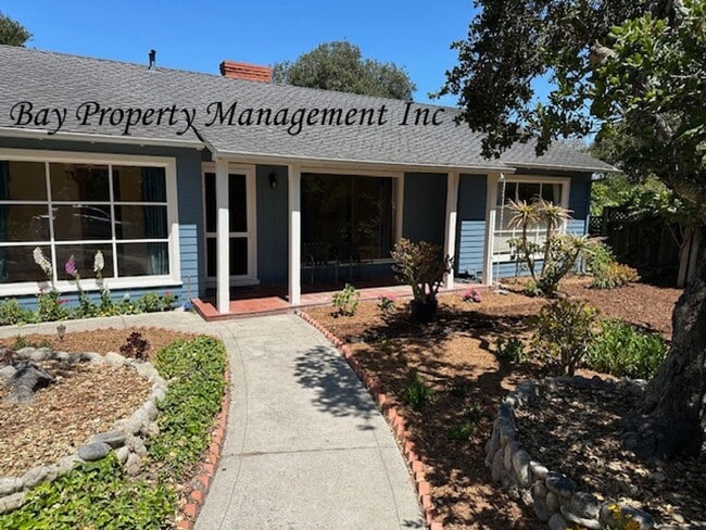 Charming 2 Bedroom, 1.5 Bath Home Near Riv... - Charming 2 Bedroom, 1.5 Bath Home Near Riv...