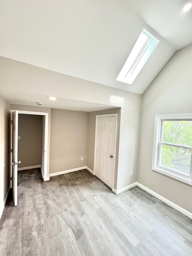 Photo - 16 Long Ave Unit 3