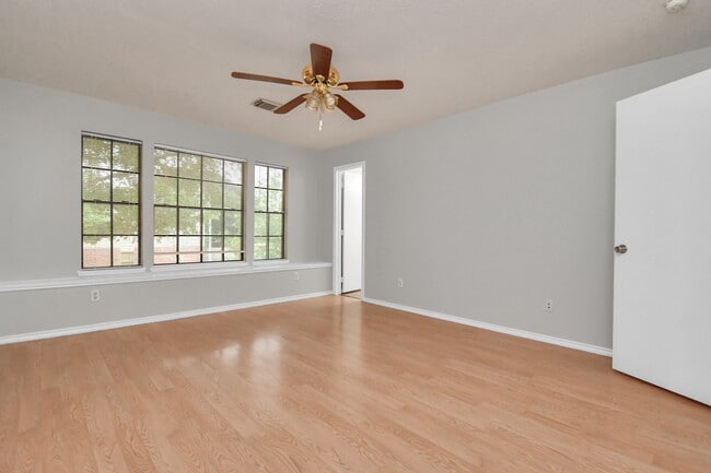 Photo - 3919 Rolling Springs Ln