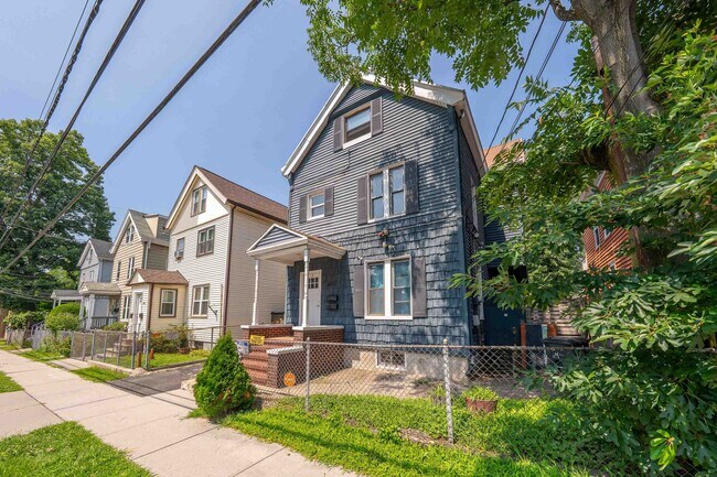 Photo - 485 Cary St Unidad 2