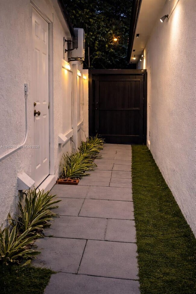 Photo - 613 NW 10th St Unit 2