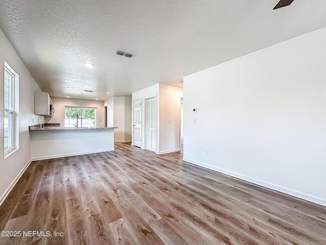 Photo - 788 W 5th St