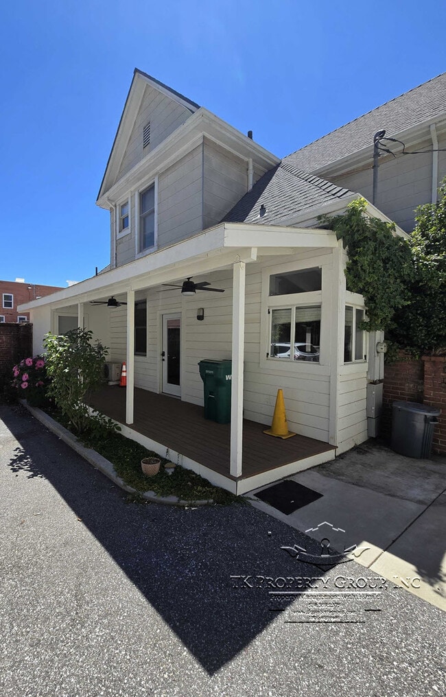 209 N Auburn St