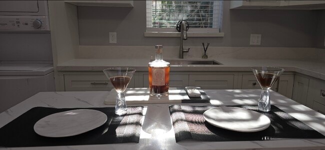 Building Photo - 4159 La Salle Ave