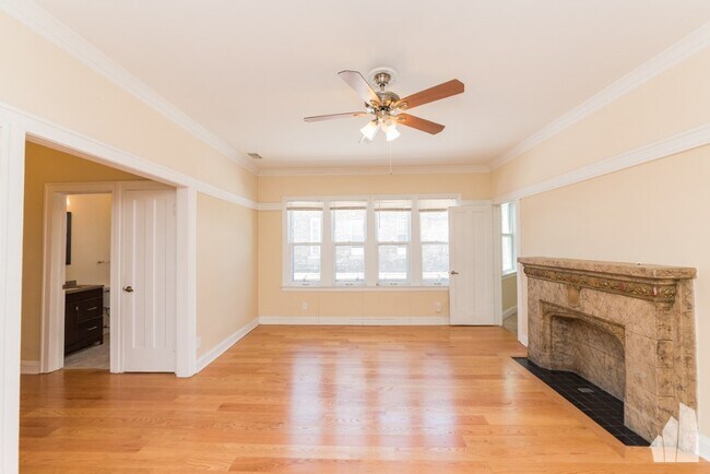 Photo - 1911 W Chicago Ave Unidad 2F