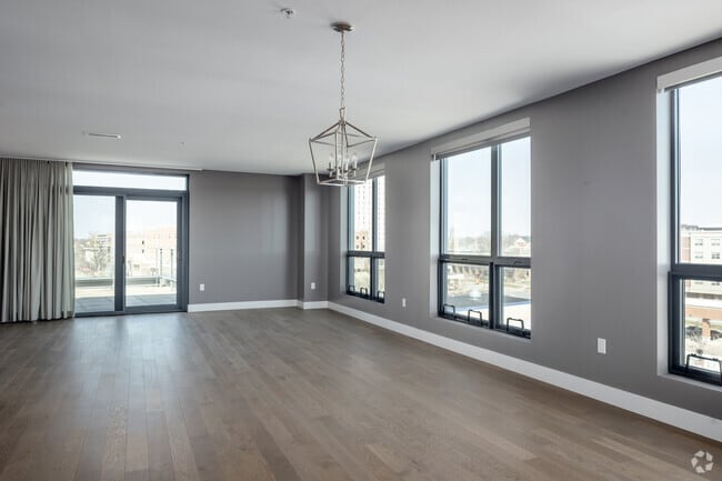 3BR, 2BA - 2,000SF - Dining Room