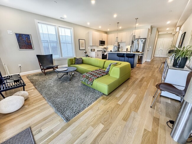40 Waverly St