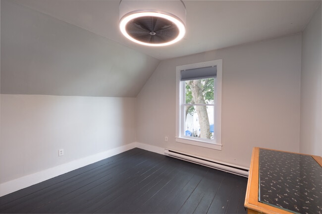 89 Pleasant St Unit B