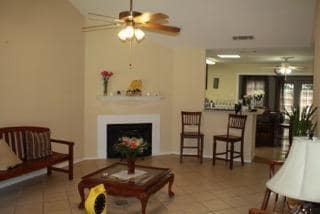 112 E Denton Dr