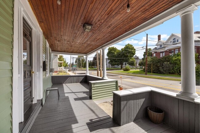 Photo - 36 Centre St