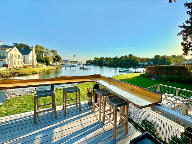 Photo - 213 Rowayton Ave