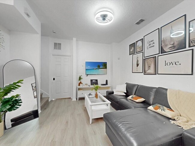 Photo - 1302 S Beach Cir