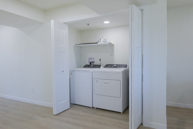 1 bedroom - Nexus TownHomes