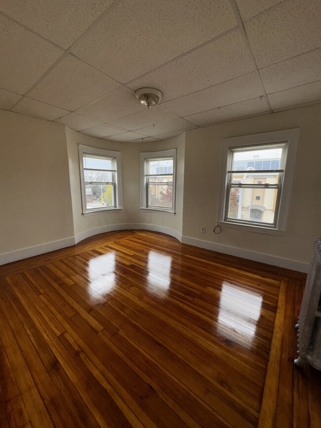 Building Photo - 6 Alberta Ter Unit 1L