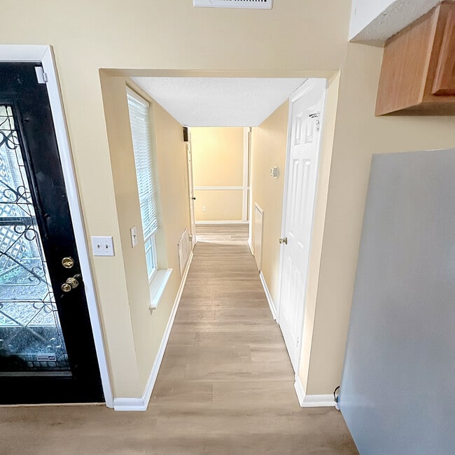 Photo - 405 Hickory Hill Dr