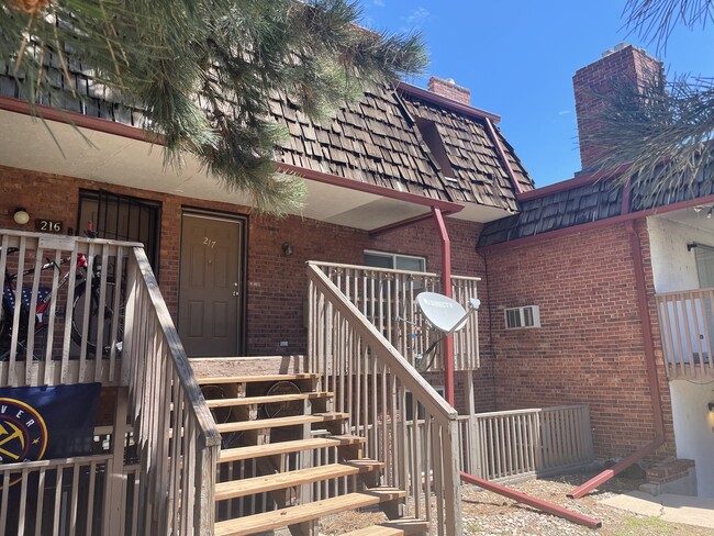 Building Photo - 5491 E Warren Ave Unit 217 Rental