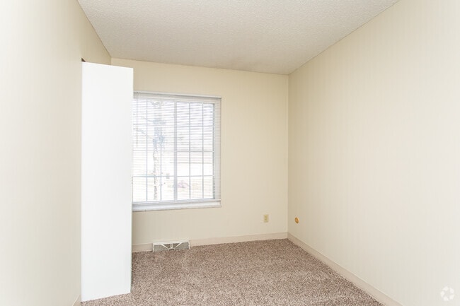 3BR, 1BA - 919 SF - Townhome B
