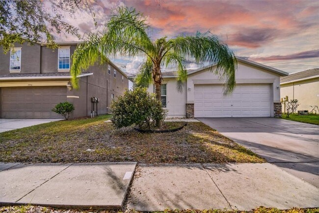 Building Photo - 7956 Carriage Pointe Dr