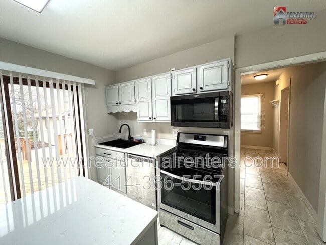 Photo - 10918 W Wells St