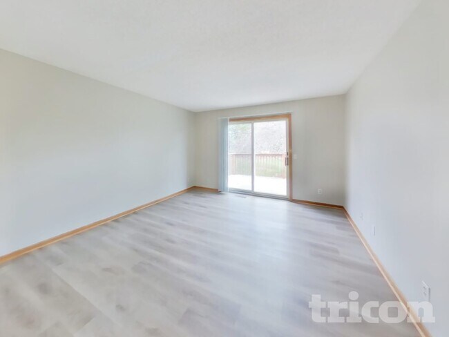 Photo - 4350 Thornhill Ln