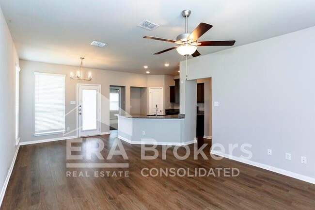 Photo - 2072 Dade Loop