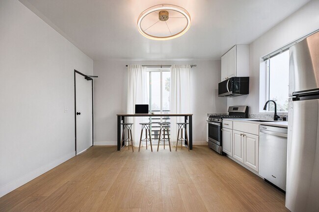Photo - 11435 Cumpston St Unit 301