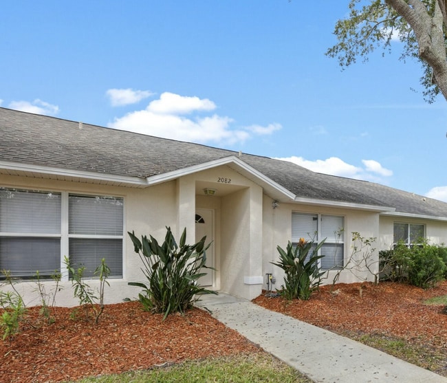 Building Photo - Charming 2-Bed, 2-Bath Home on Foxwood Drive – Cozy Living in Melbourne!