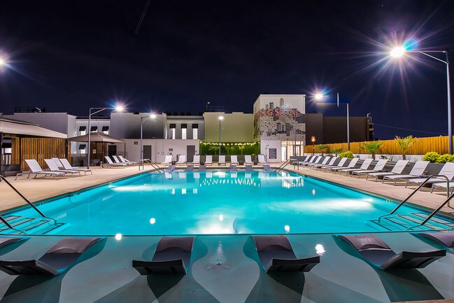 Nuestra piscina de agua salada climatizada está abierta todo el año para tu comodidad - Windsor Morningside
