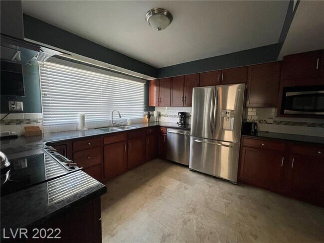 Photo - FULLY FURNISHED! & Recently renovated mid-term in downtown - close to arts district